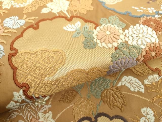 唐織 雪輪秋草文