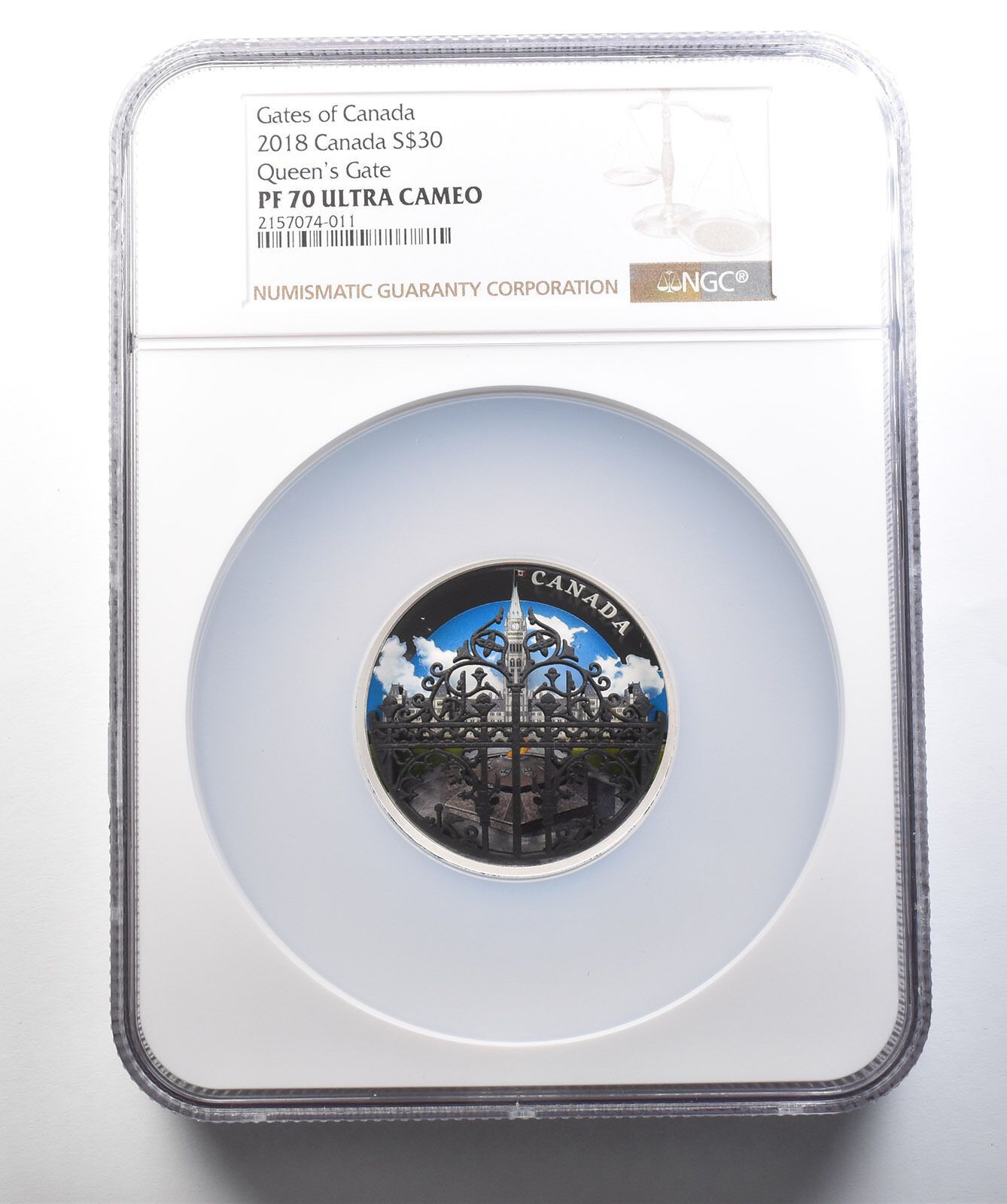 2018年カナダ30ドル銀貨 クイーンズゲート PF70 UCAM NGC
