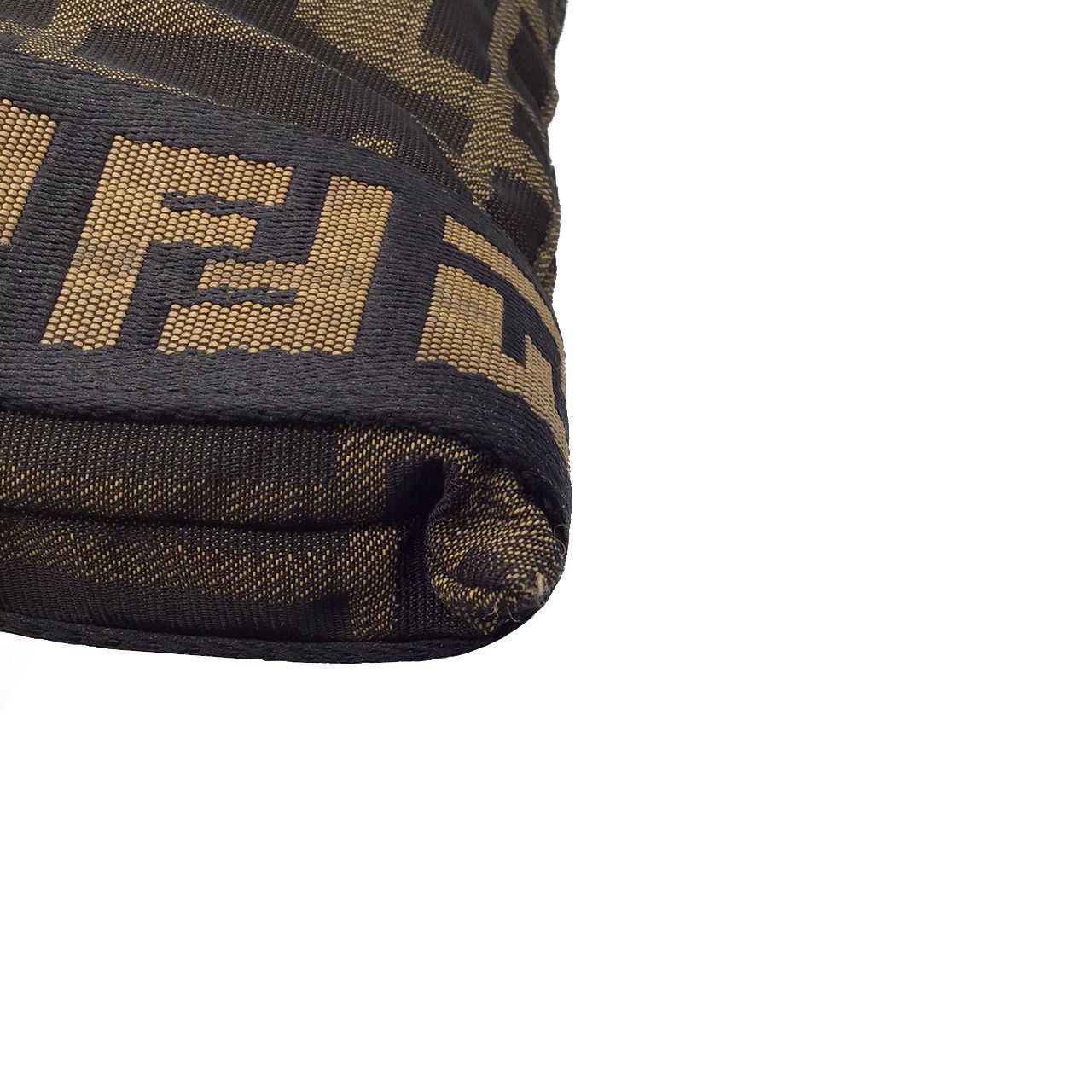 近年 美品 FENDI フェンディ ズッカ FF柄 ボディバッグ ウエストバッグ FENDI フェンディ ズッカ柄 ボディバッグ 7VA187 カーキ