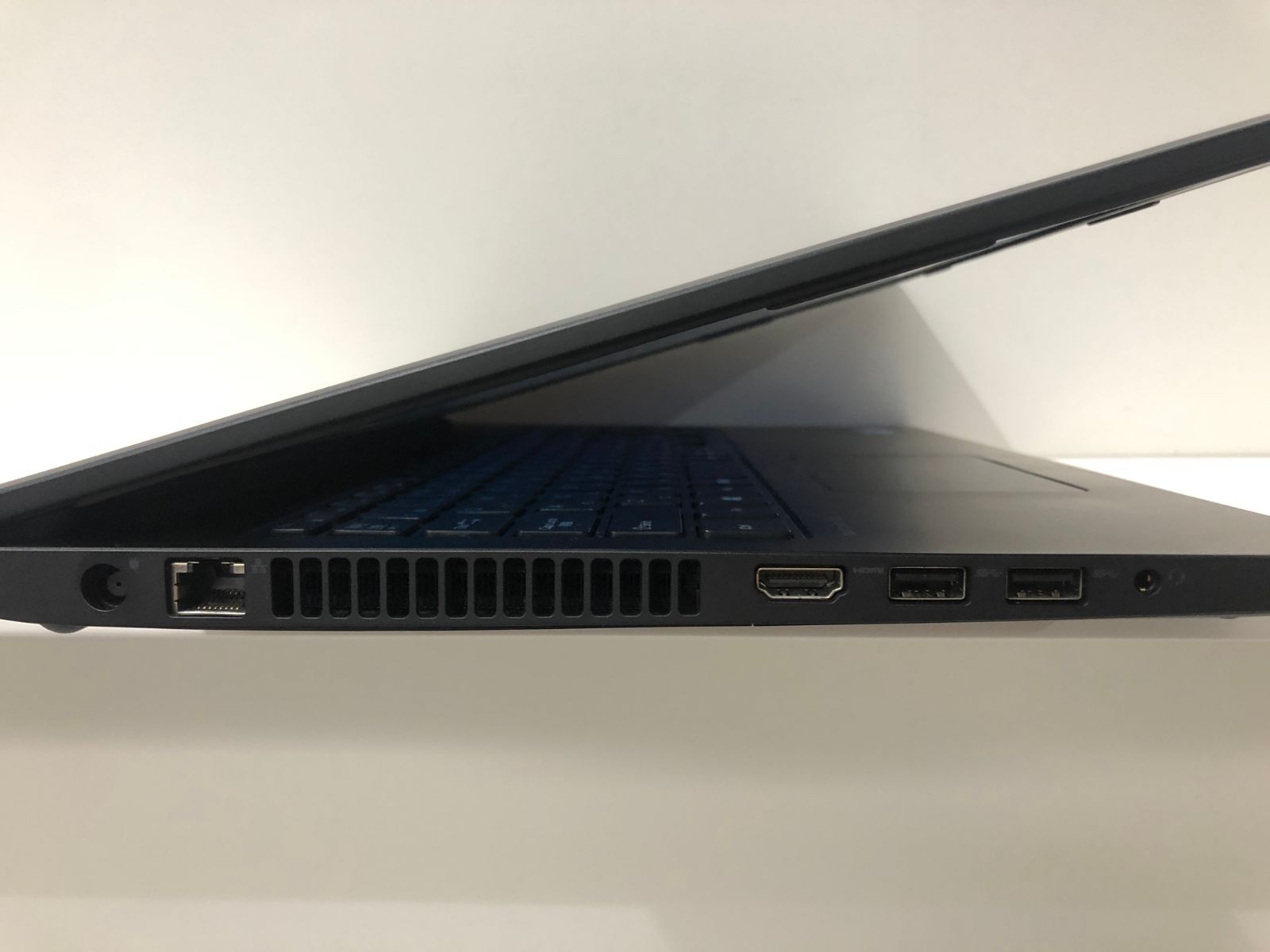 美品】DELL Latitude 3570 / core i7-6500U /メモリ8GB /SSD240GB