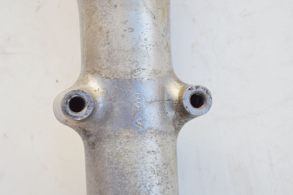 SUZUKI RG250E / X7 フロントフォーク右側　中古品　当時物　純正品　RG250　GT250/2 スズキ SUZUKI RG250E / X7スズキ フロントフォーク右側 中古品 当時物 純正品