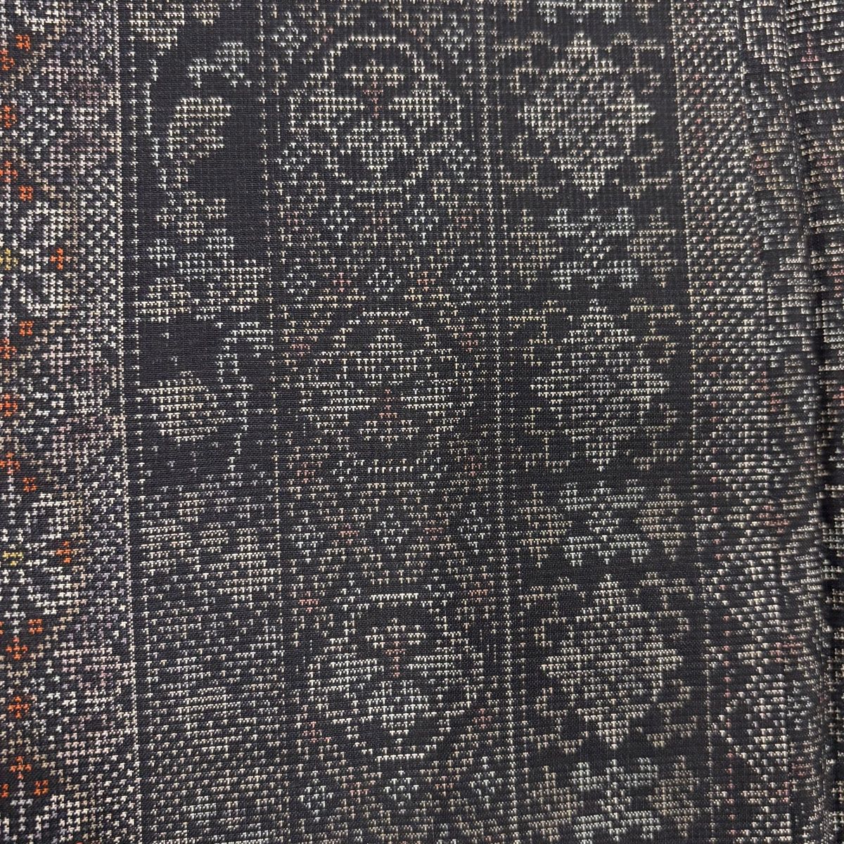 平和屋着物○本場大島紬 一元7マルキ 花籬文 黒地 正絹 逸品