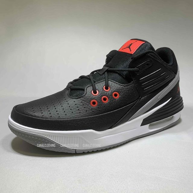 新品！ NIKE JORDAN MAX AURA 5 DZ4353-061 ナイキ ジョーダン  