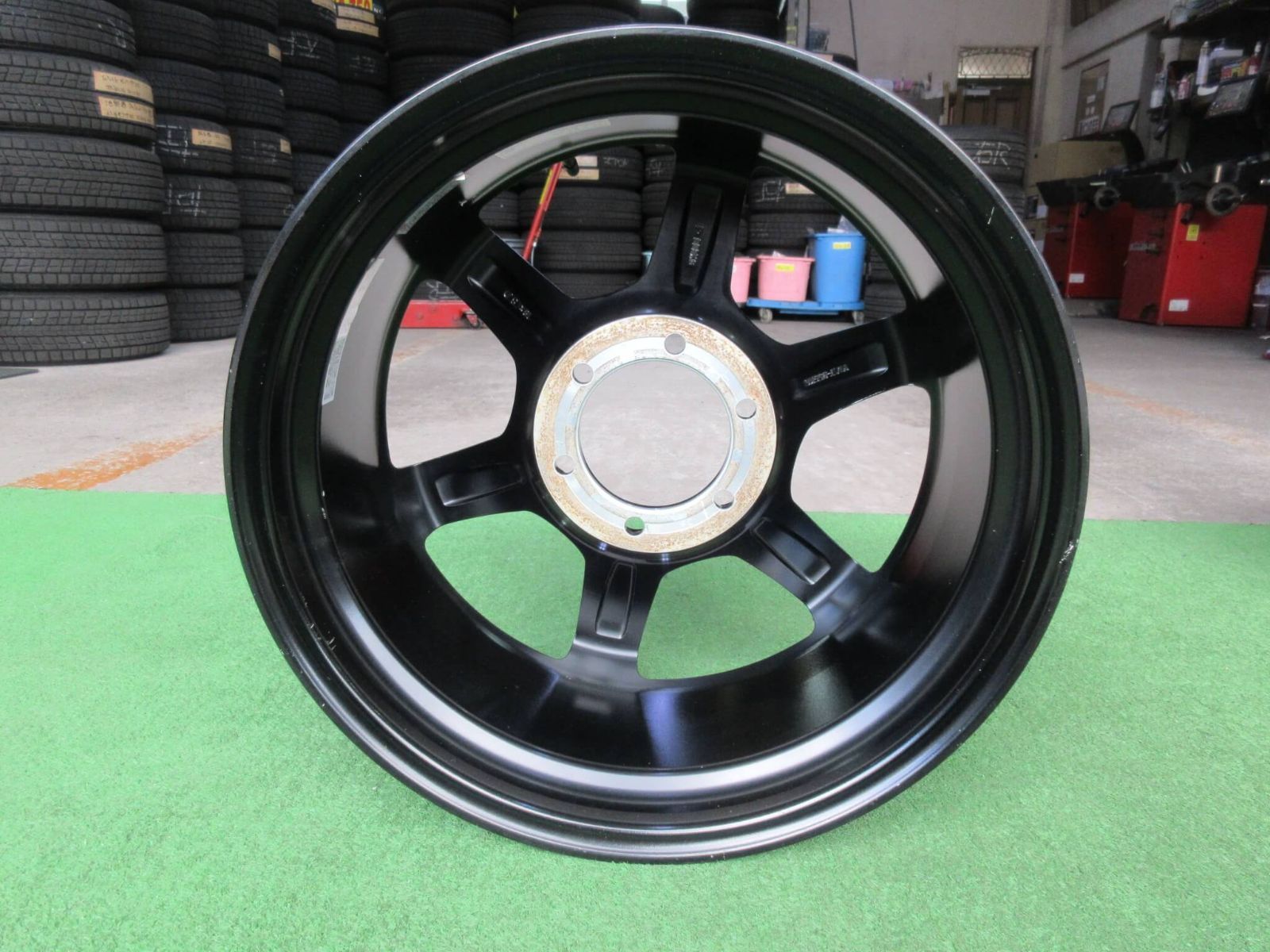 ハイエース用鍛造ホイール！ レイズ TE37 SBツアラー 8J