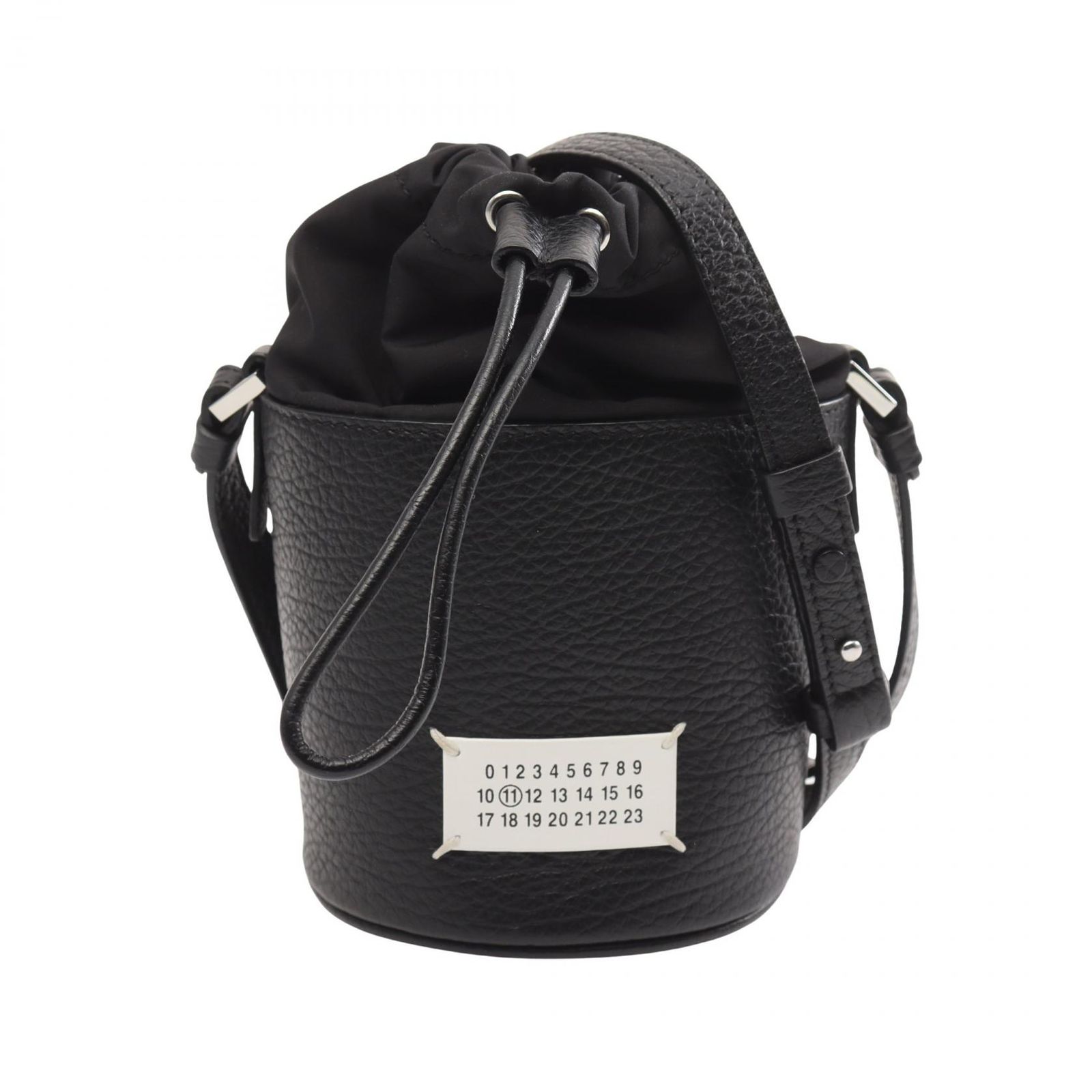 メゾンマルジェラ11 Maison Margiela 11 ショルダーバッグ 5AC マイクロ バケットバッグ S56WG0164P4348 ブラック レザー 5AC バケットバッグ レディース Used A
