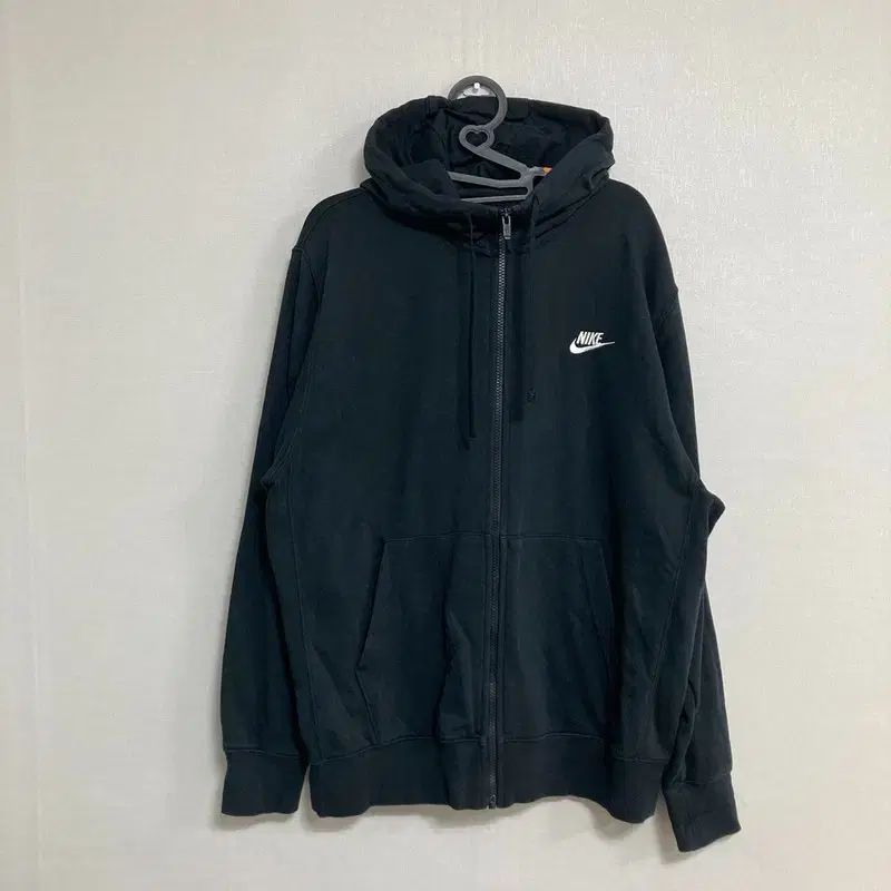 105 NIKE Nike(ナイキ） フード ジップアップ