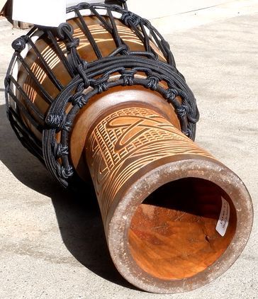 【送料無料】マホガニー木製ジャンベ（ジェンベ）☆木彫りＳサイズ(８インチ)（ＳＢ）☆