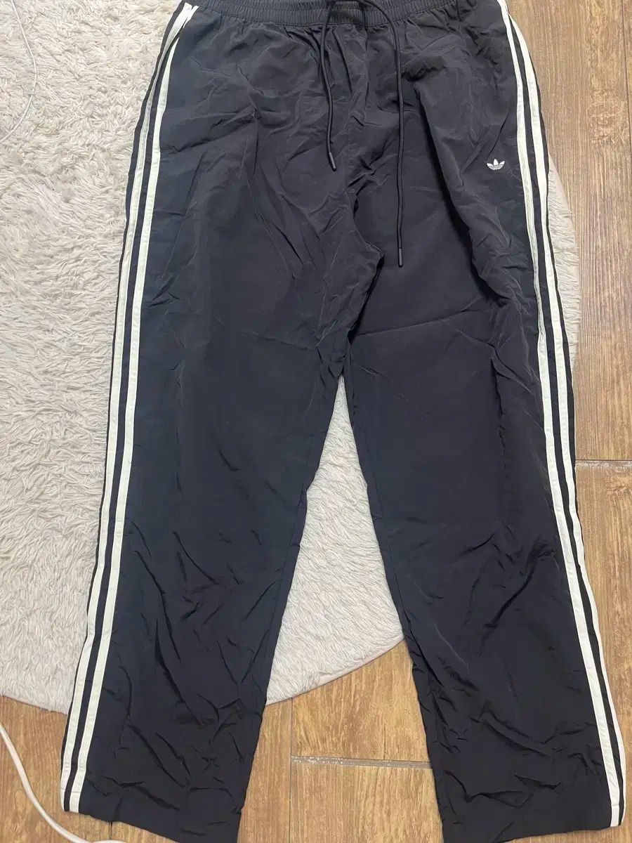 【雷市場（ポンジャン）商品韓国直送】adidas(アディダス) パンツ XL