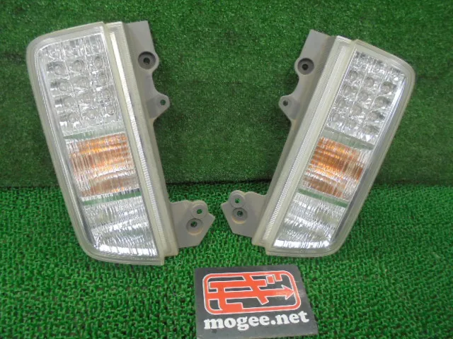 プロ3施工済 日産エルグランド E52 アーバンクロムアッパーテール 左右セット プロ3施工済 日産エルグランド E52 アーバンクロムアッパーテール 左右