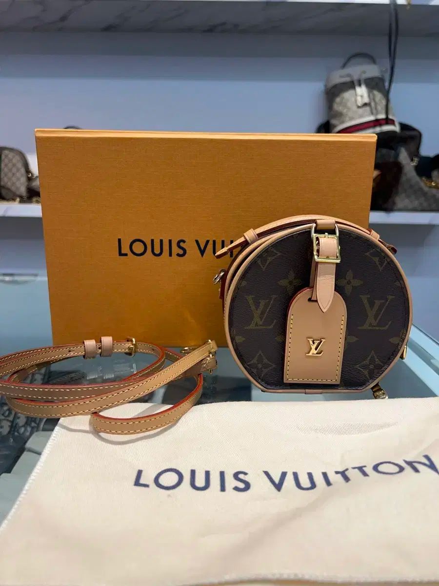 M44699 Louis Vuitton ルイヴィトン モノグラム ミニ ボワット サンドペーパー ショルダーバッグ クロスバッグ 気質