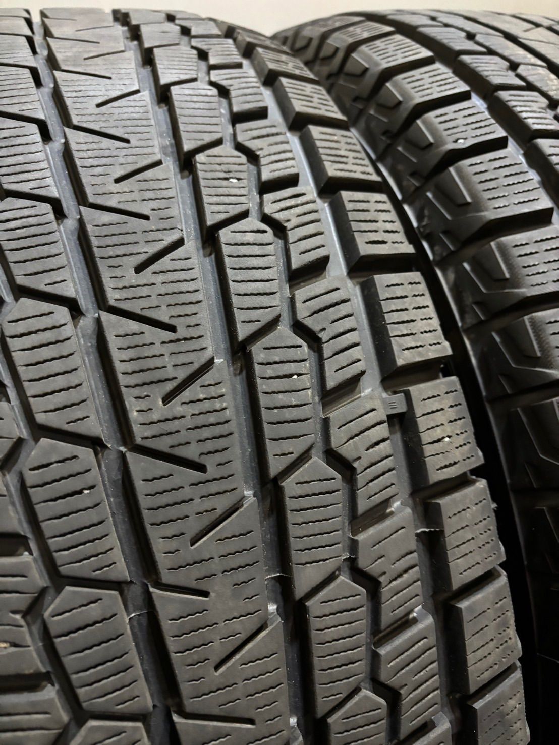 265 70R17 YOKOHAMA ice GUARD G075 20年製 スタッドレス 4本 ヨコハマ アイスガード FJクルーザー ハイラックス プラド 南8-K58 TRITUETUBI_COM