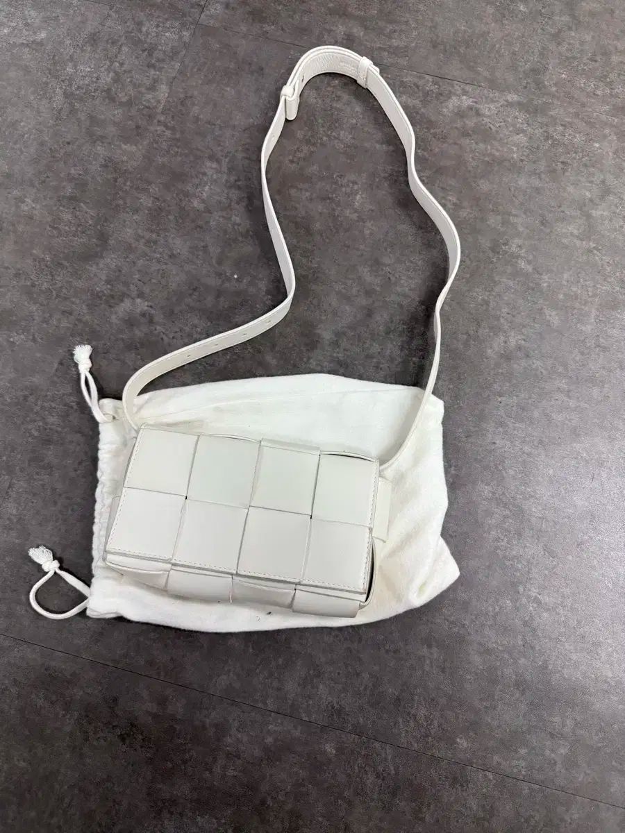 Bottega Veneta ボッテガヴェネタ カセット ベルトバッグ クロス バッグ