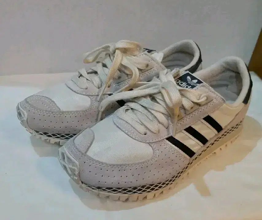 A ー 35 adidas(アディダス) マラソンスニーカー 225