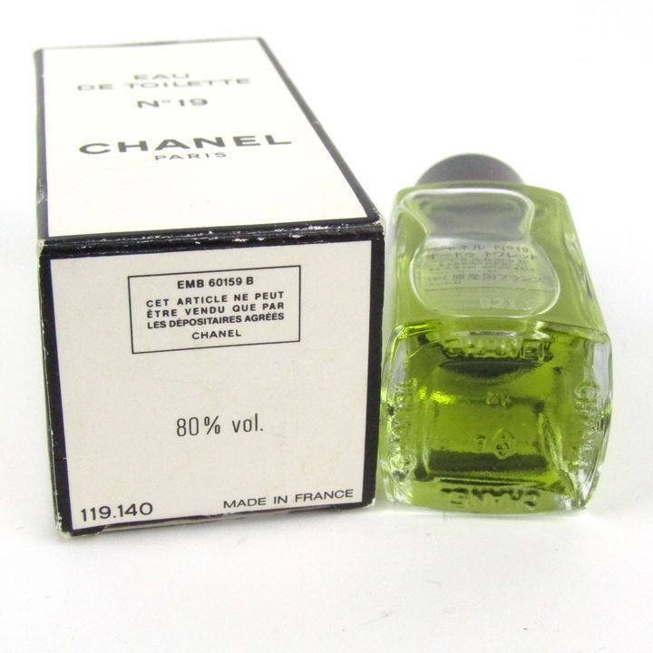 シャネル No19 オードトワレ EDT ほぼ未使用 箱ダメージ有 フレグランス 香水 レディース 19mlサイズ CHANEL 【中古】