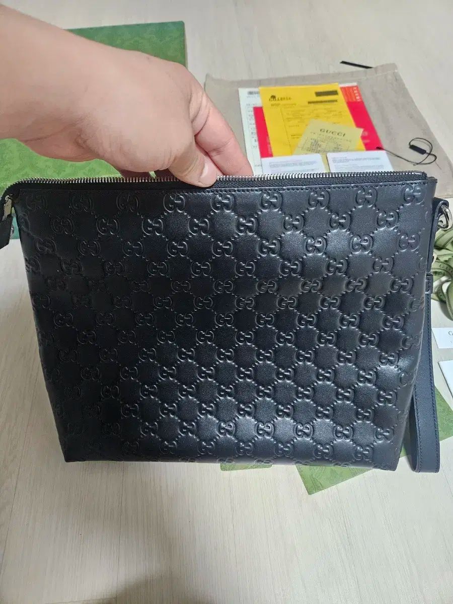 GUCCI グッチ