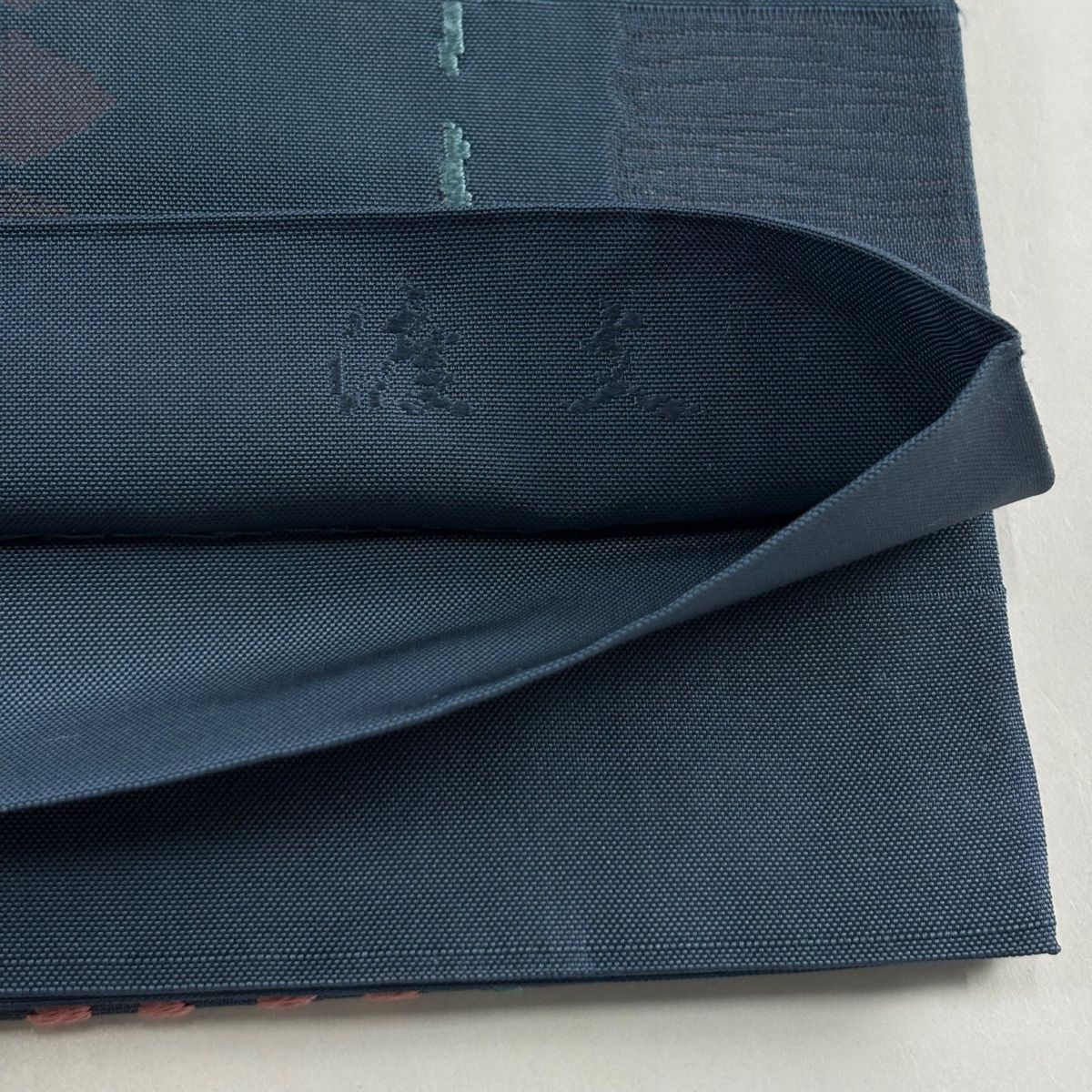 袋帯 美品 秀品 渡文 落款 本袋 幾何学模様 刺繍 藍色 六通 正絹