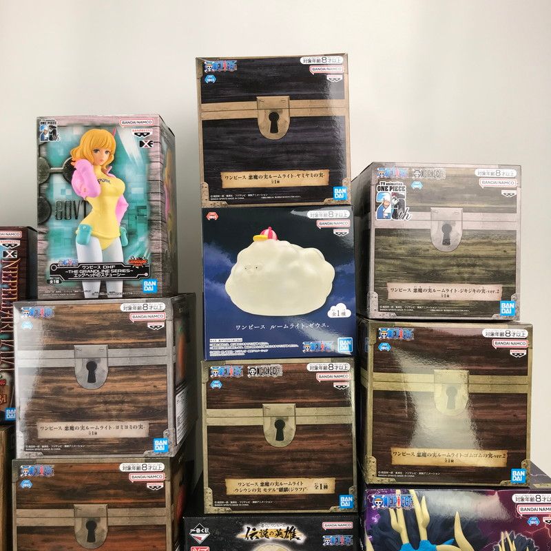 中古品】 ワンピースルームライト フィギュアなどまとめセット 【064