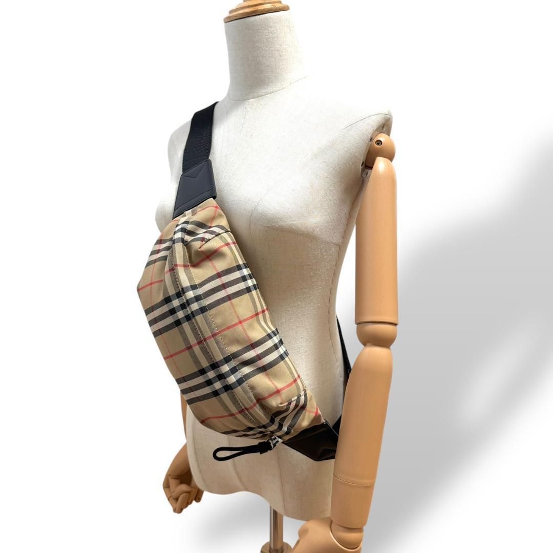 希少☆Burberry バーバリー☆ボディバッグ ウエストバッグ ノバ