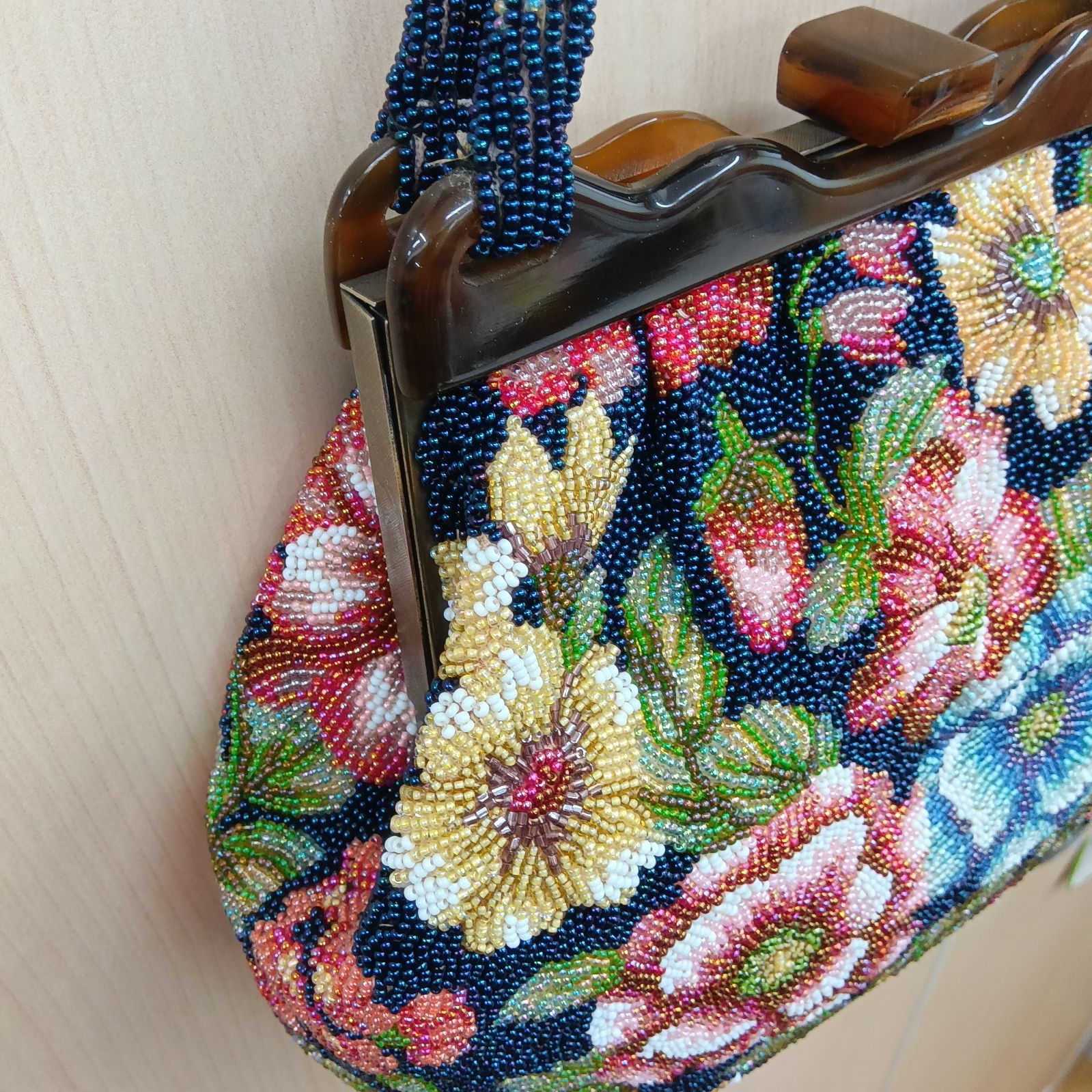 【美品】　ビーズ刺繍バッグ　ハンドバッグ　ヴィンテージバッグ　レトロ　花柄 ビーズ刺繍バッグ 総ビーズ ハンドバッグ ヴィンテージ レトロ