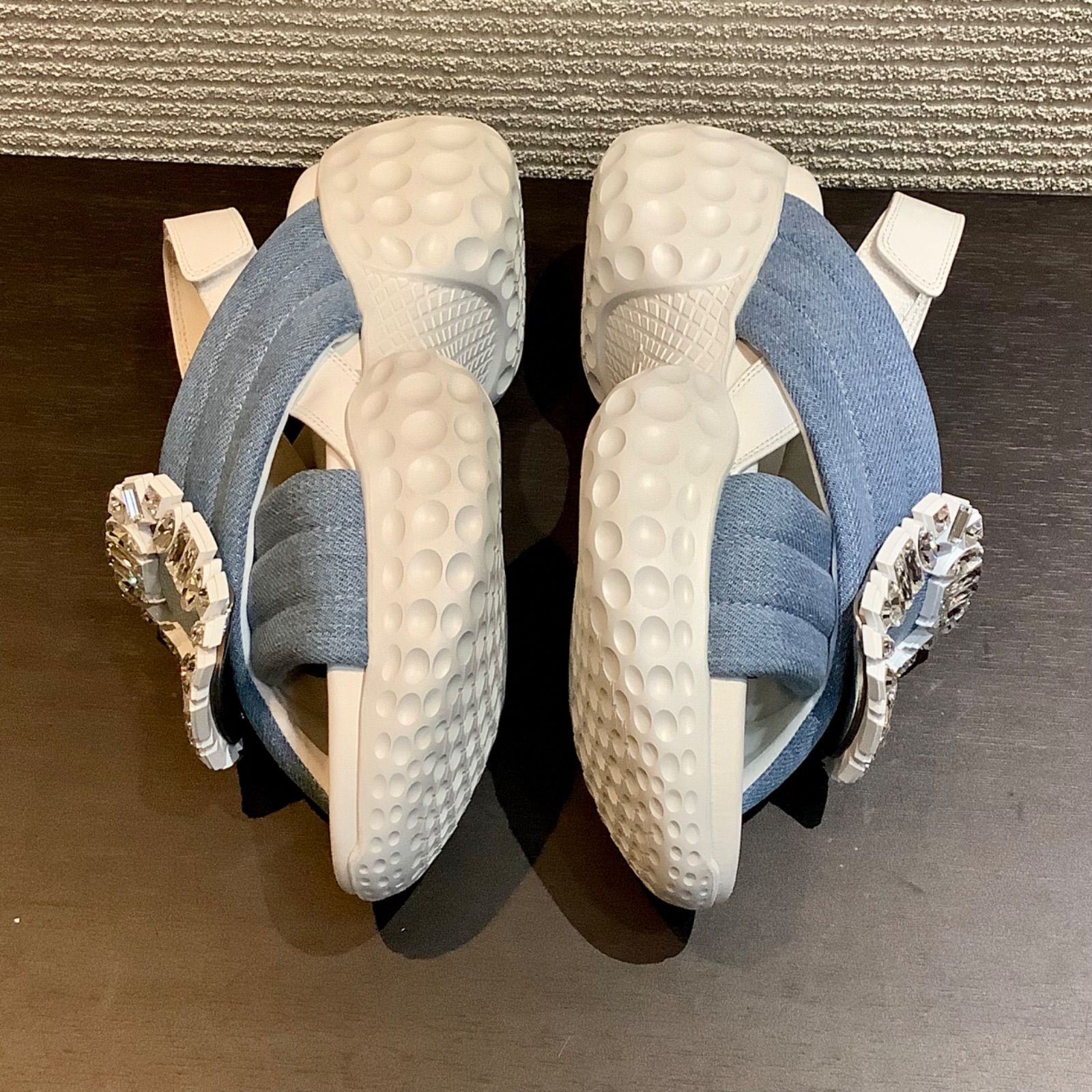ロジェヴィヴィエ Roger Vivier ヴィヴ ラン ライト