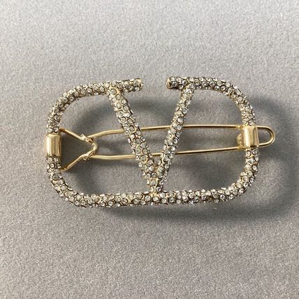 ＊新品未使用＊ VALENTINO ヴァレンティノ　ヘアピン 新品、未使用 Valentino Vロゴ シグネチャーヘアクリップ - メルカリ