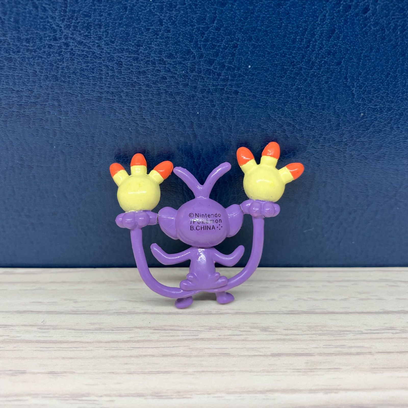 エテボースフィギュアポケモン