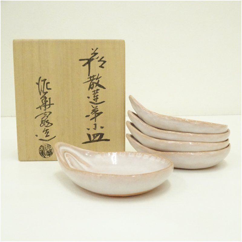 鹿児島睦さん 輪花楕円の小皿① 鹿児島睦 | STORES 鹿児島睦さん 輪花