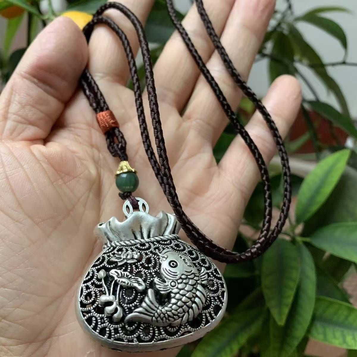 中国古美術・旧蔵宮廷御蔵・極品宝石ブレスレット・古い刺繍盒付き・置物・裝飾品 旧家収蔵 中国古玩 饰品 置物 - メルカリ
