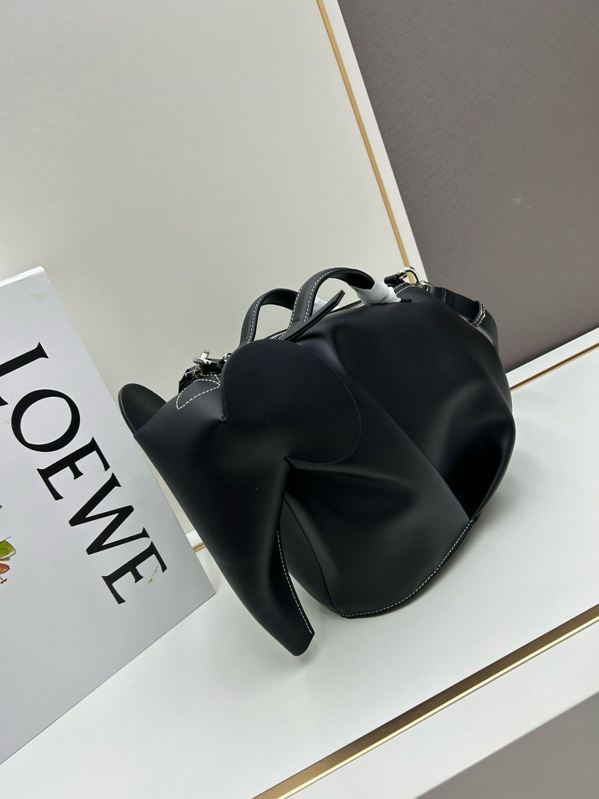 LOEWE elephant ロエベエレファントラージバッグ グレー - メルカリ