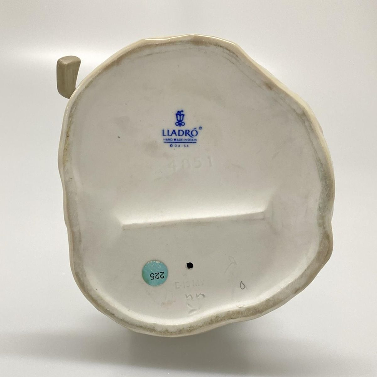 ライトグリーン×ベージュ×白×マルチ