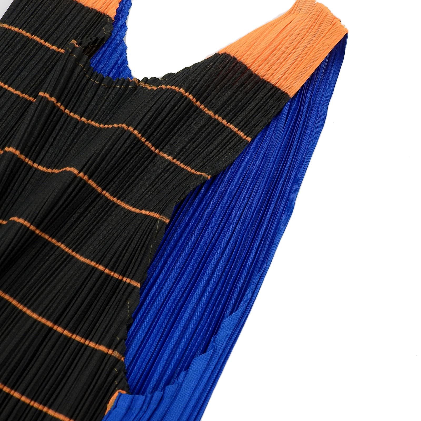 プリーツプリーズ、GRAINY COLORSトップス新品未使用 GRAINY SHIRT – isseymiyake.com