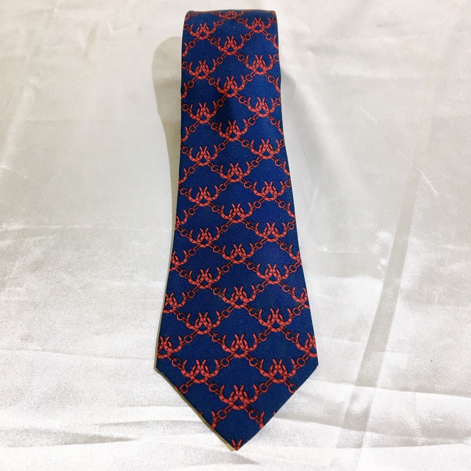 【美品】 エルメス ネクタイ ホースシュー シルク 紺 ネイビー オフィス 馬蹄 美品】 HERMES horseshoe silk necktie エルメス 馬蹄 シルク