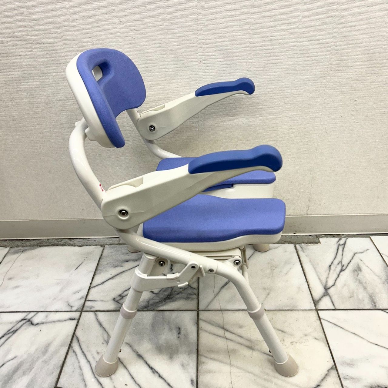 アロン化成 安寿 折りたたみシャワーベンチ IS ブルー 536-320 JAN：4970210492413 折りたたみシャワーベンチ FS | 安寿の介護用品 | アロン化成