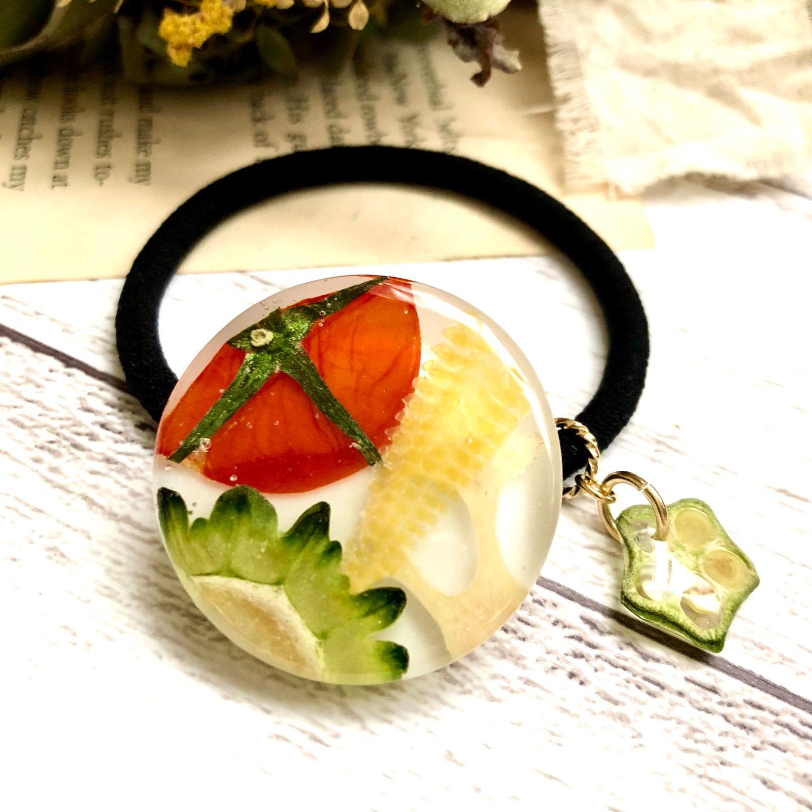 夏野菜のヘアゴム ゴーヤ オクラチャーム付き - メルカリ