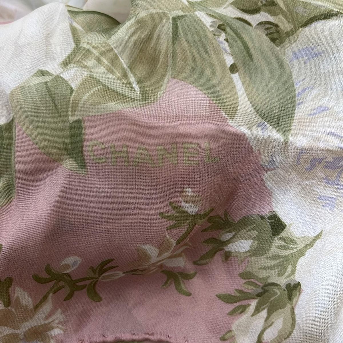 美品！CHANEL スカーフ カメリア 花柄 グリーン シルク 大判