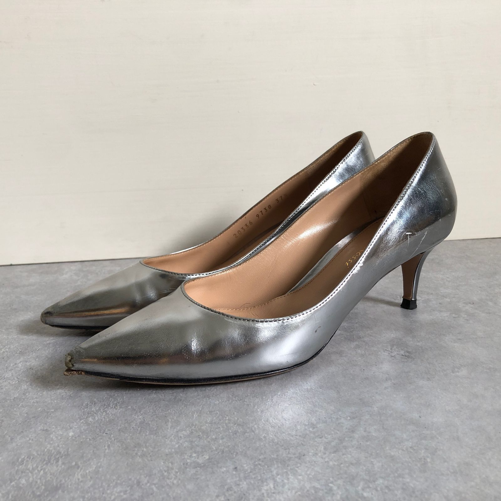 定価5万 GIANVITO ROSSI シャイニーシルバー ヒール パンプス 靴