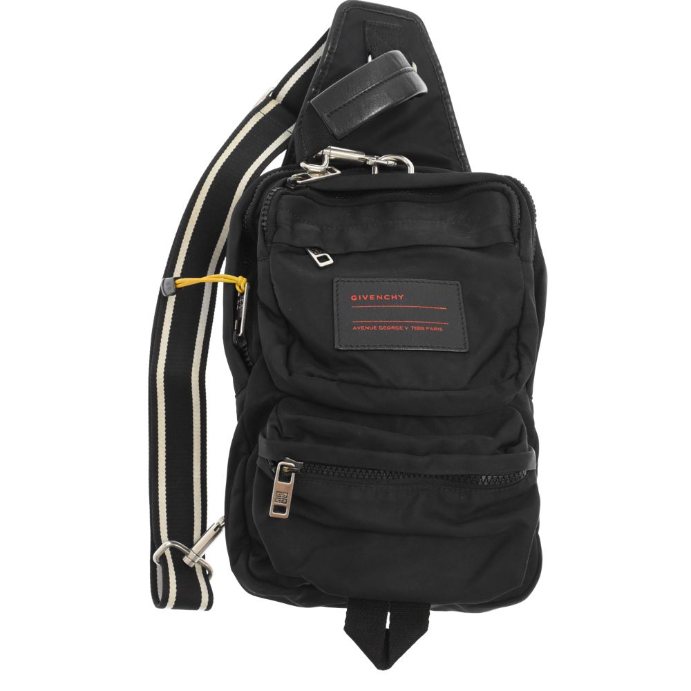 GIVENCHY (ジバンシィ) UT3 ロゴ ナイロン ショルダー ボディ バッグ ブラック BK501FK08E