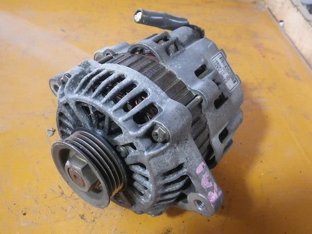 送料込 プレオ RA1 オルタネーター