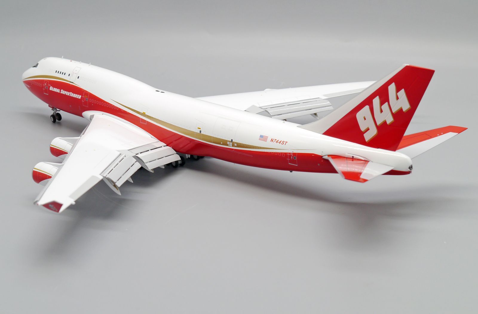 Jcwings グローバルスーパータンカー 747-400BCF 1/200 - メルカリ Jcwings グローバルスーパータンカー 747-400BCF 1/200 - メルカリ