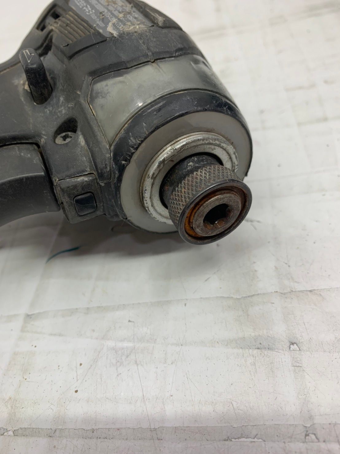 18V