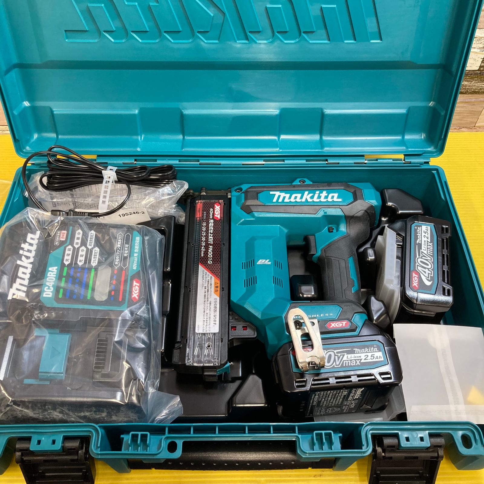 マキタ(makita) 40mmコードレス仕上釘打 見易かっ FN001GRDX マキタ(makita) 40mmコードレス仕上釘打 見易かっ FN001GRDX