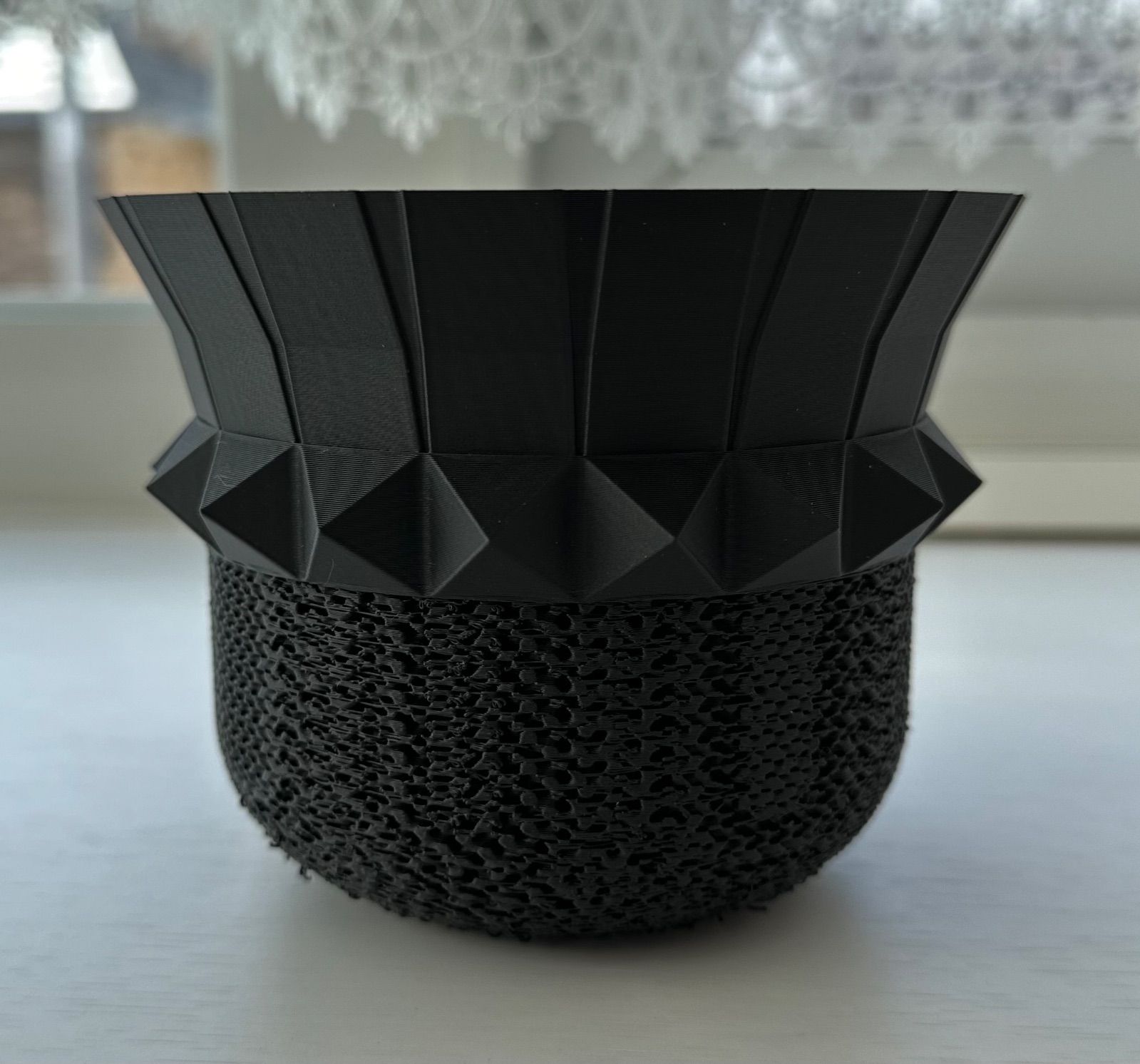 3dプリンター鉢 4号鉢 ジャイロイド メッシュ ブラック - メルカリ