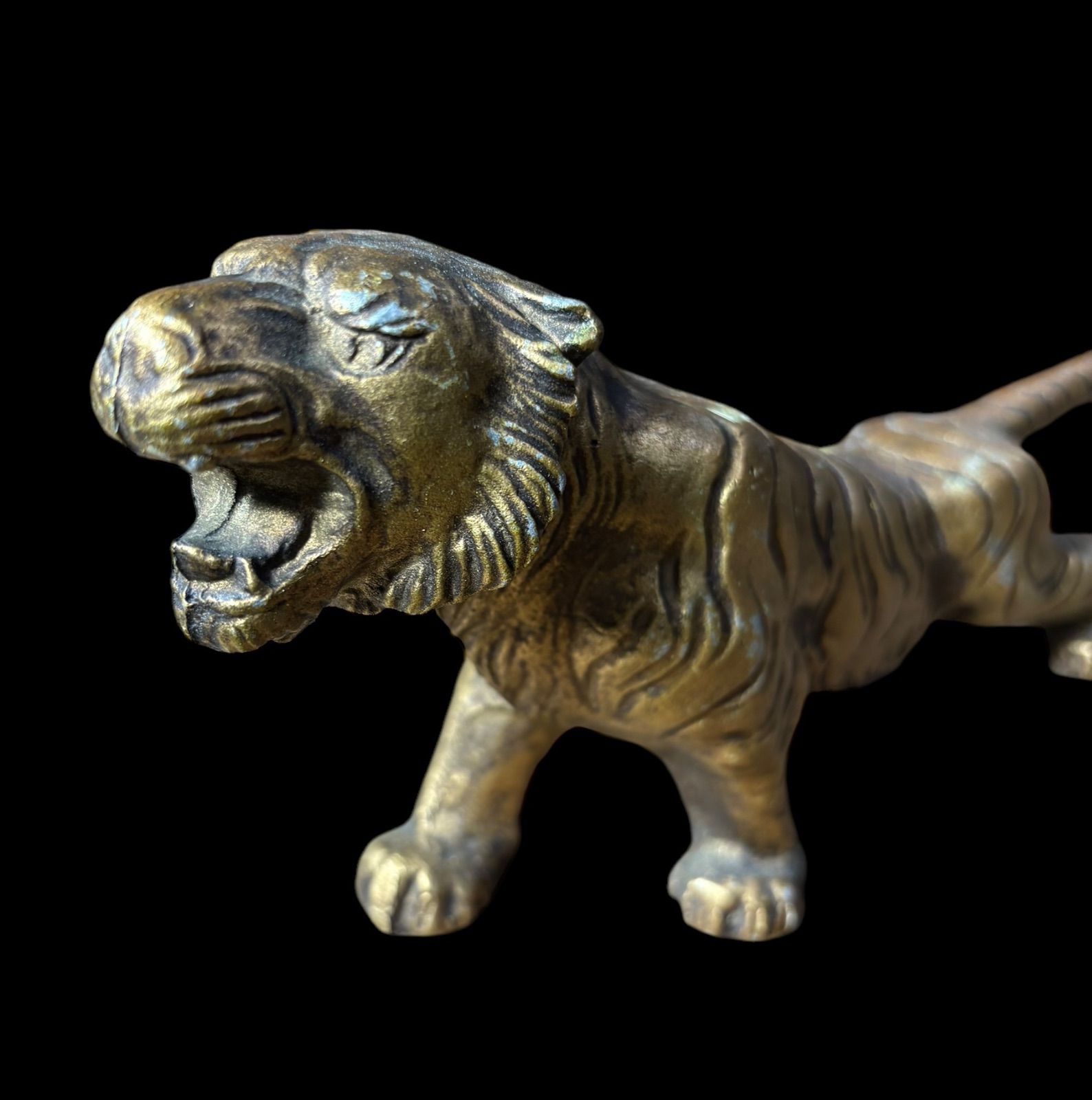 骨董品 陶器 虎 トラ 寅 タイガー 置物 磁器 干支 縁起物 工芸 白陶器 骨董品 陶器 虎 トラ 寅 タイガー 置物 磁器 干支 縁起物 工芸 白陶器