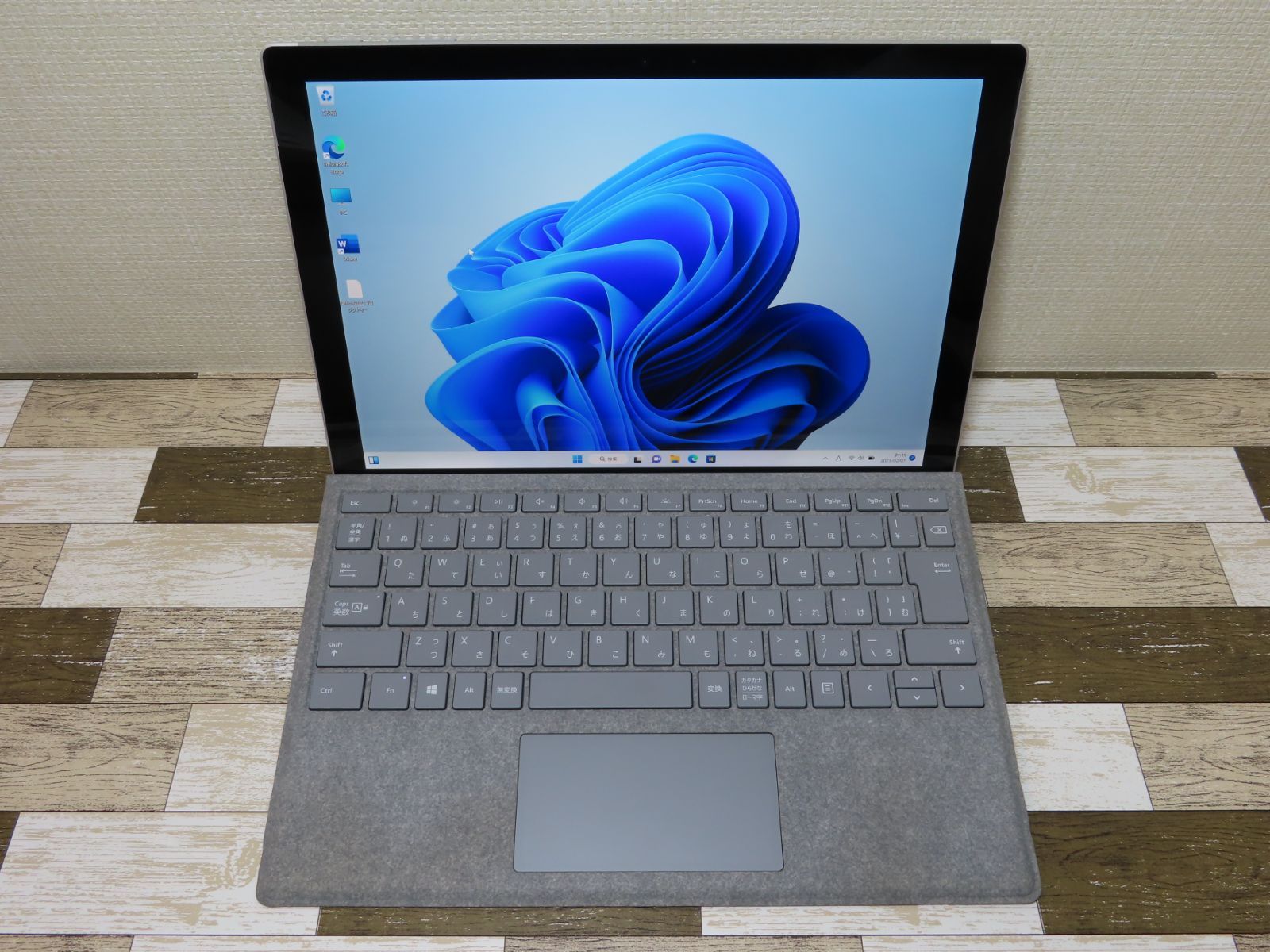 美品 綺麗 Microsoft Surface Pro5 1796 キーボード-