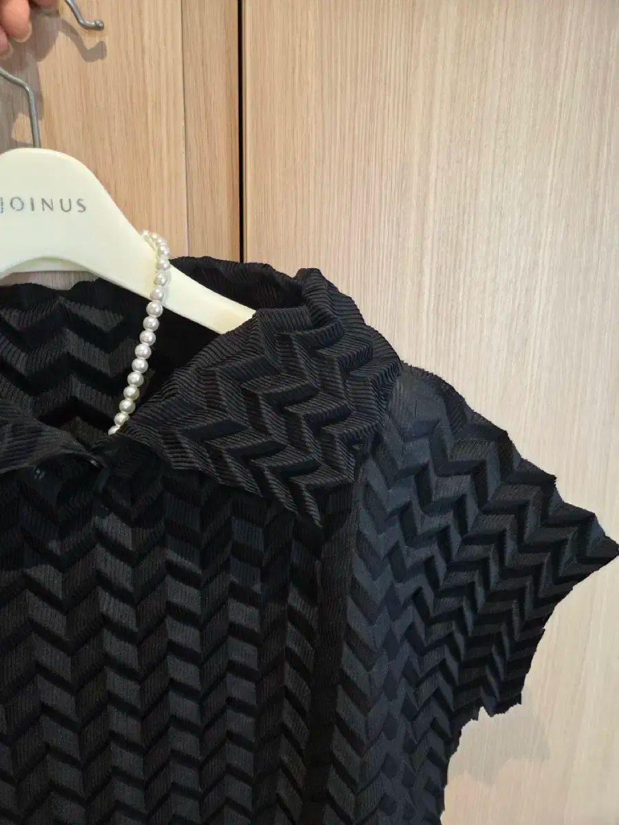 ほぼ新品　me ISSEY MIYAKE ジグザグプリーツ　トップス アイテムのご紹介「ZIG ZAG PLEATS」「ZIG ZAG PLEATS BAG