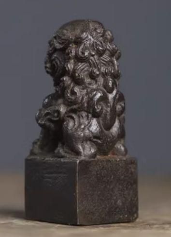鉄器 獅子 文鎮 置物 机頭小喜獅子 中国式古典 装飾品 工芸品 美術品 鉄器 獅子 文鎮 置物 机頭小喜獅子 中国式古典 装飾品 工芸品