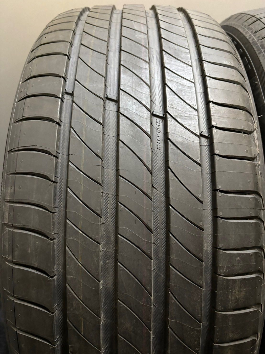 秋の新作が早くも激安！ 新車外し品 225 50R18 MICHELIN PRIMACY4 21年製 夏タイヤ サマータイヤ 4本 カローラクロス C-HR ヴェゼル 南6-K291