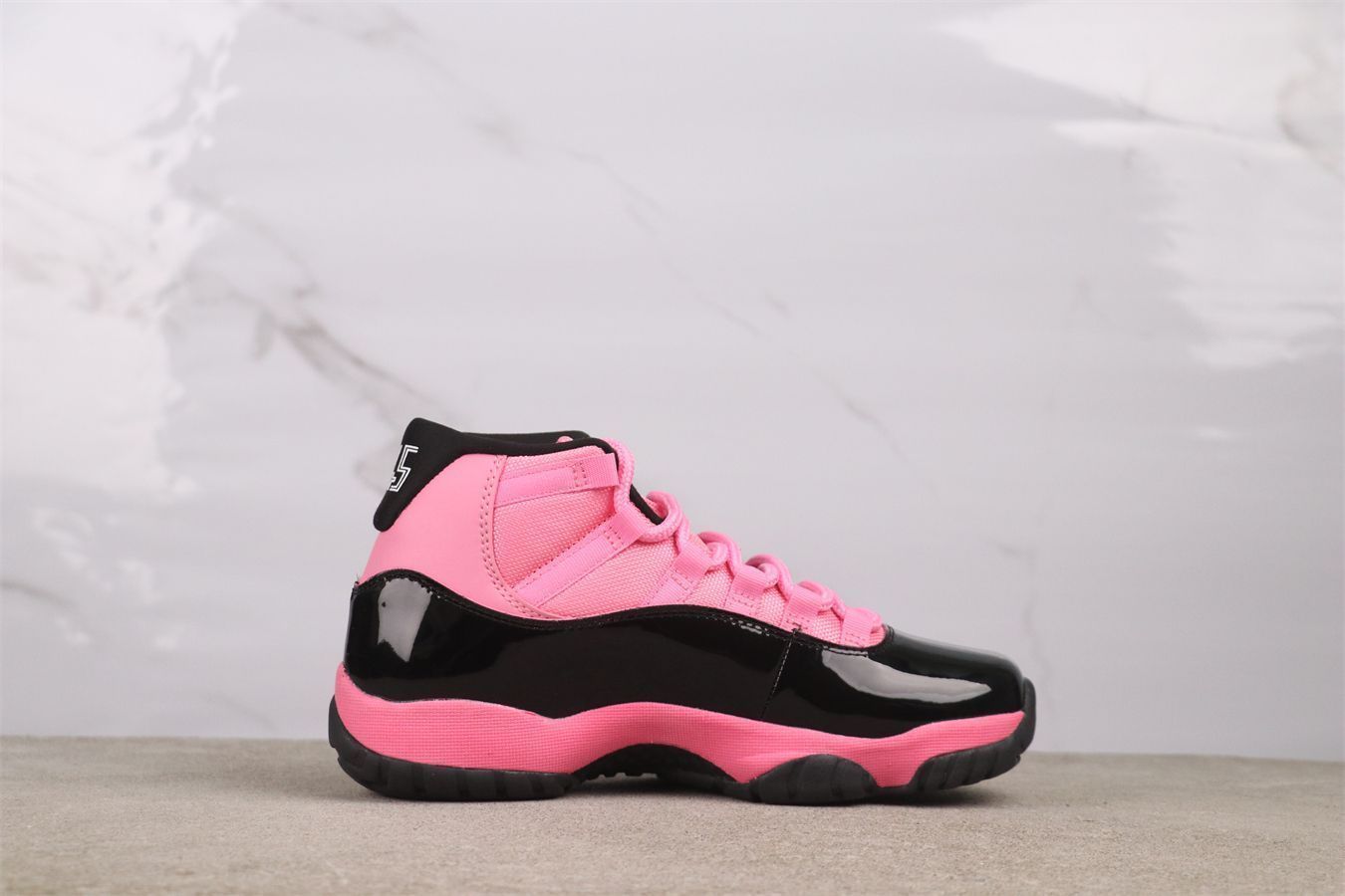 今日特価】Air Jordan 11 CT8012-500 エアジョーダン 11 代