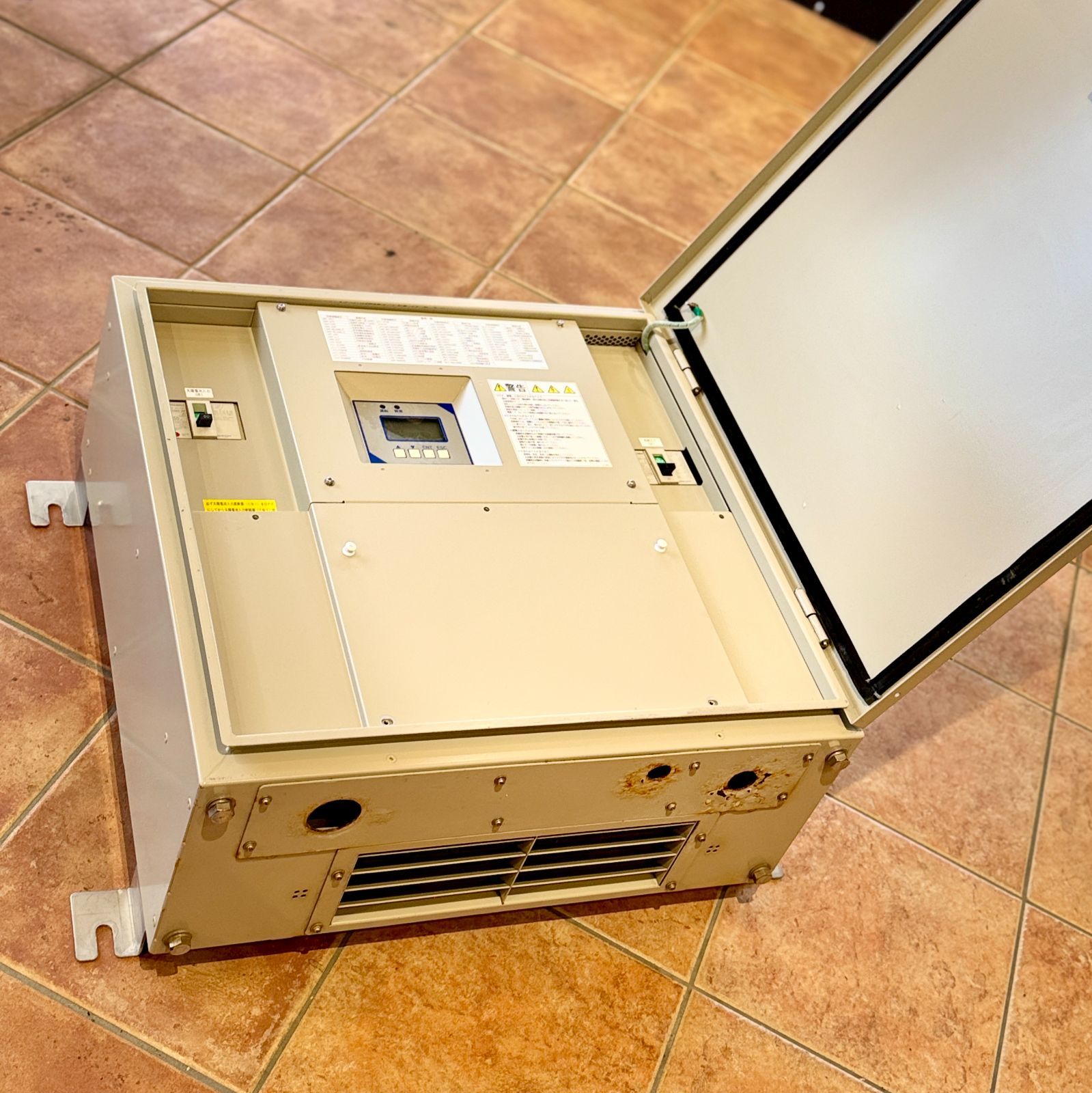 パワーコンディショナ 新電元工業 太陽光発電用 新電元工業、三