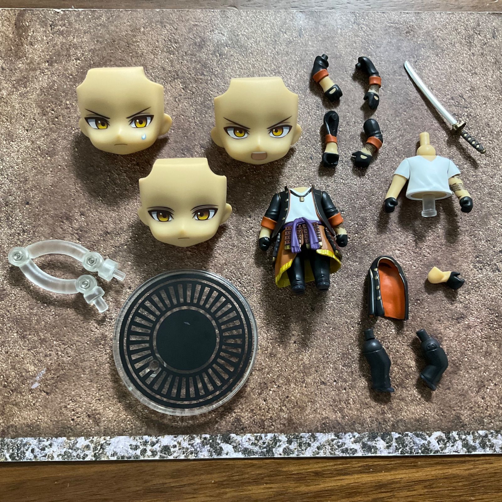 現状品 ねんどろいど 大倶利伽羅 刀剣乱舞-ONLINE- 体パーツ 顔パーツ ボディパーツ フェイスパーツ 写真にあるもののみ バラ売り不可 -  メルカリ